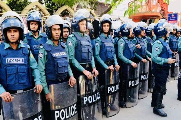 সারা দেশে বোমা হামলার আশঙ্কা, পুলিশকে সর্বোচ্চ সতর্ক থাকার নির্দেশ, গোপন সংবাদের ভিত্তিতে সতর্কতা জারি, চেকপোস্ট-টহল ও মোবাইল ডিউটি জোরদারের নির্দেশ