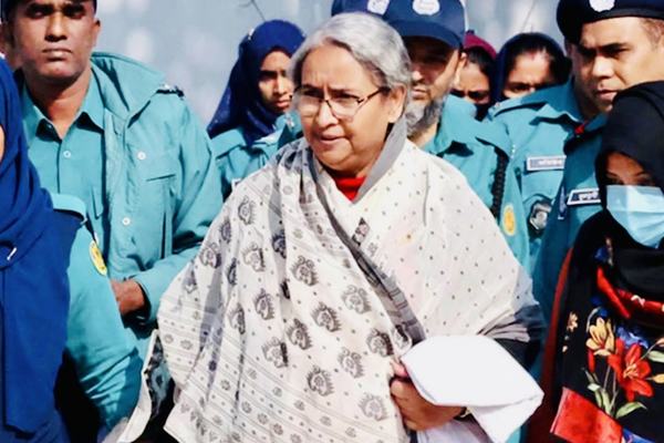 ‘জামিন চাই না, বাসায় যাওয়ার তাড়া নেই’: ট্রাইব্যুনালে আবেগঘন বক্তব্য দীপু মনির